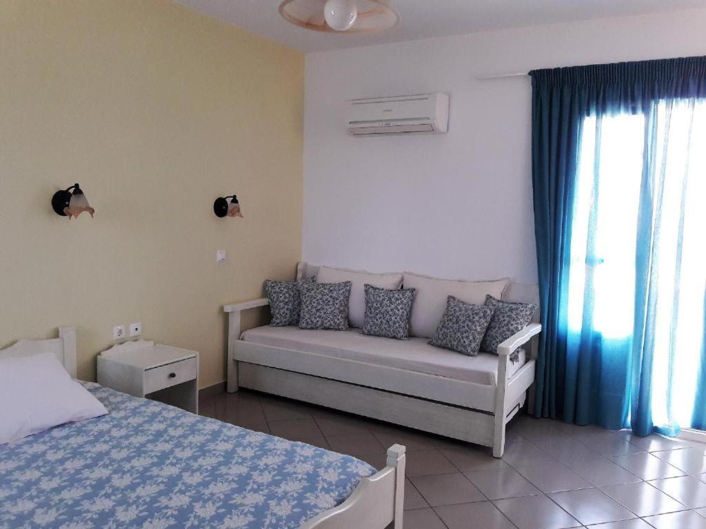 Elpidas Studios Agia Anna  Екстериор снимка